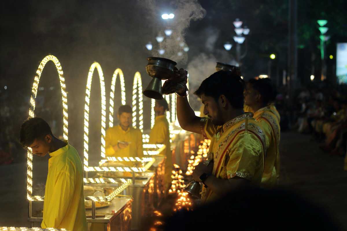 Do Dham Tour Package